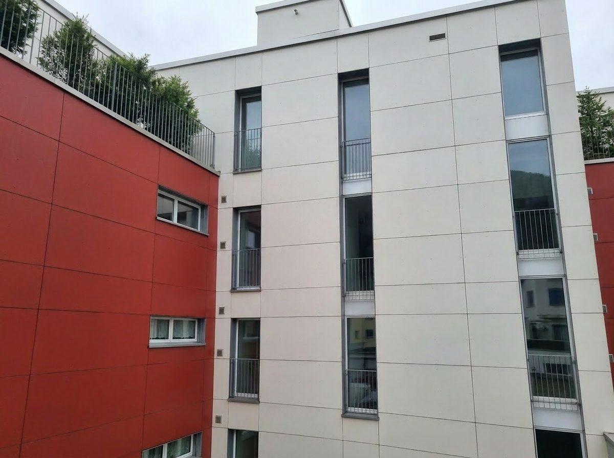 Fassade nach der Drohnenreinigung